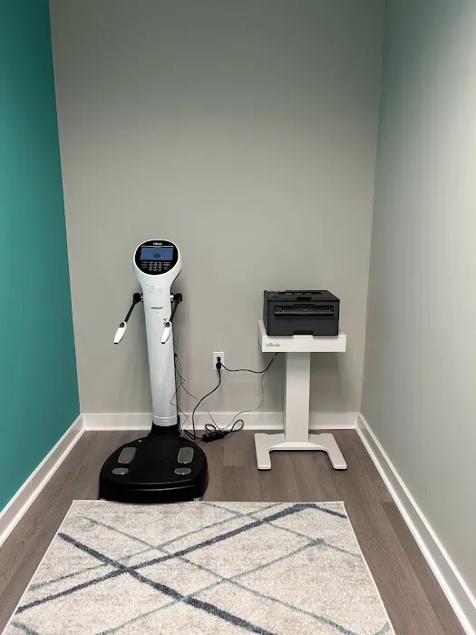 Strongvibe 20-Minute Body Muscle Stimulation Workout and Infared Sauna Picture 5