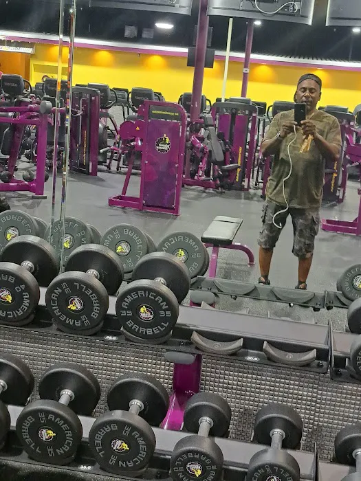 Planet Fitness Picture 8