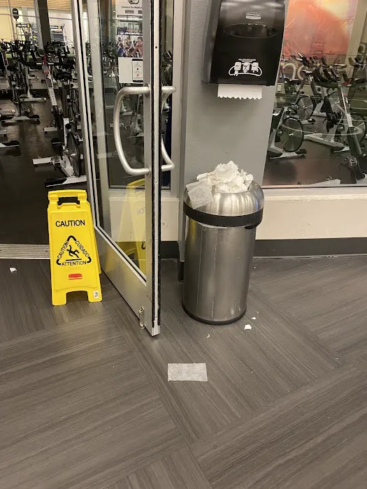 LA Fitness Picture 7