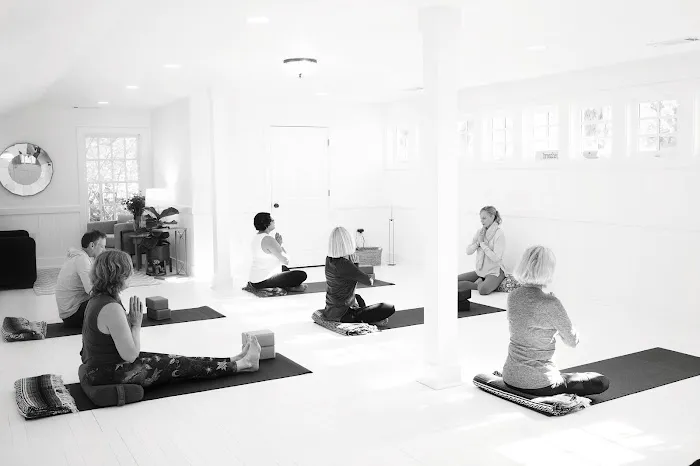 Amy Lloyd Wellness & Yoga Picture 5