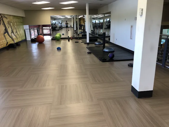 LA Fitness Picture 6