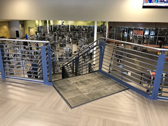 LA Fitness Picture 7