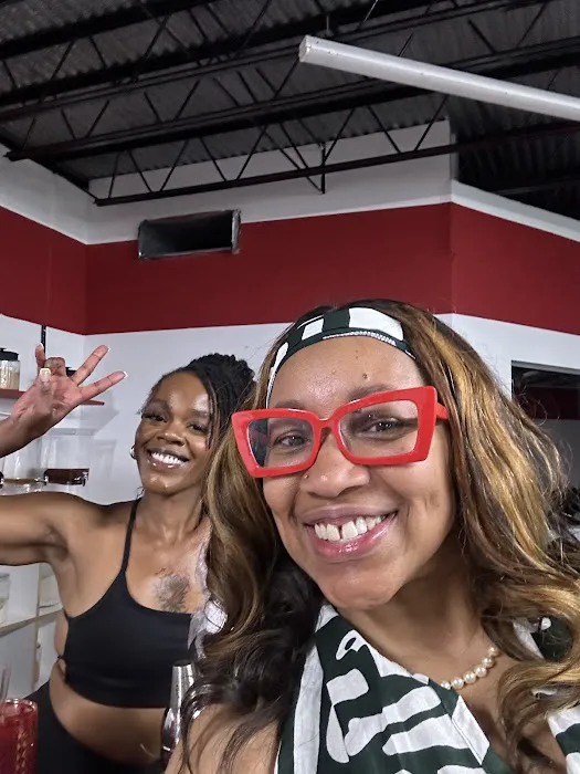 Lovely Bodies Picture 9