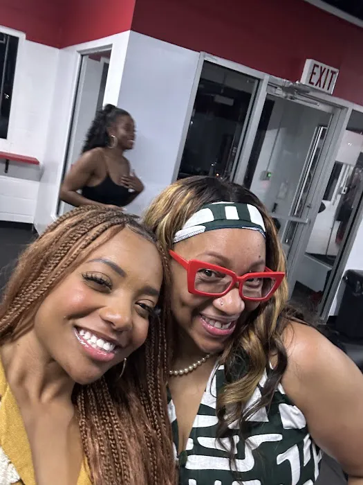 Lovely Bodies Picture 8