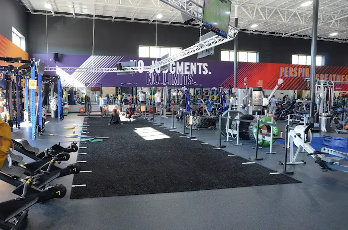 Crunch Fitness - Snellville Picture 6