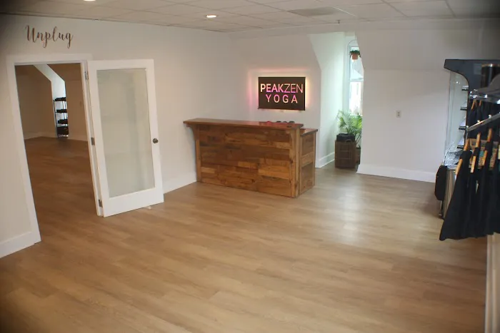 PeakZen Yoga Picture 7