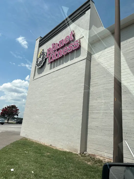 Planet Fitness Picture 7