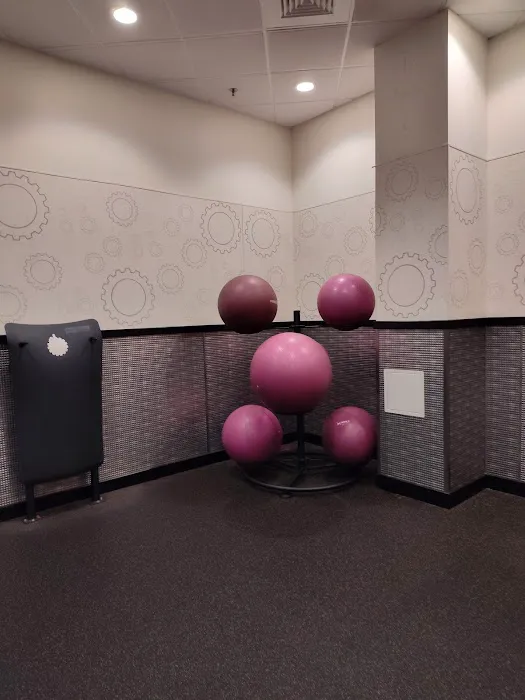 Planet Fitness Picture 1