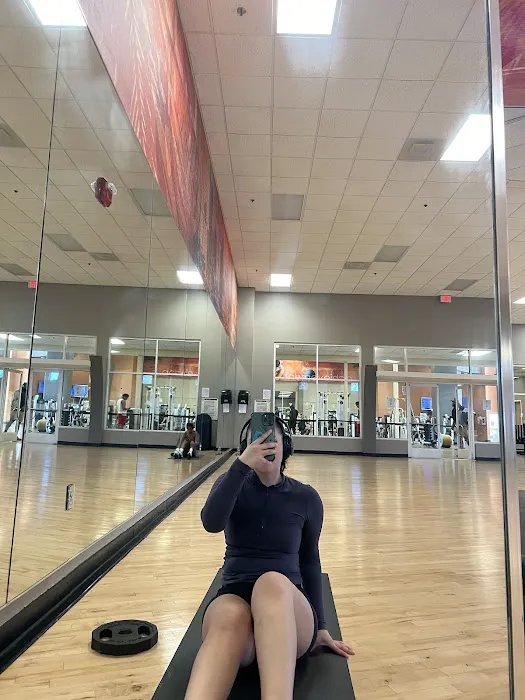 LA Fitness Picture 10