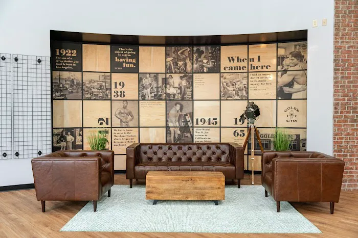 Gold's Gym Picture 4