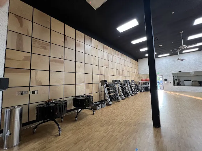 Gold's Gym Picture 8