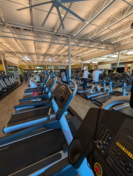 LA Fitness Picture 1