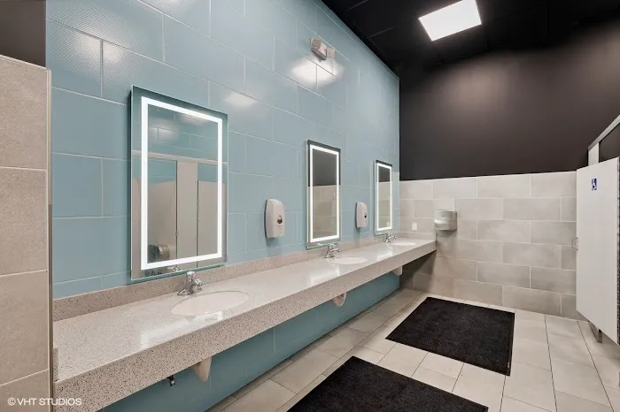 Crunch Fitness - East Cobb Picture 2