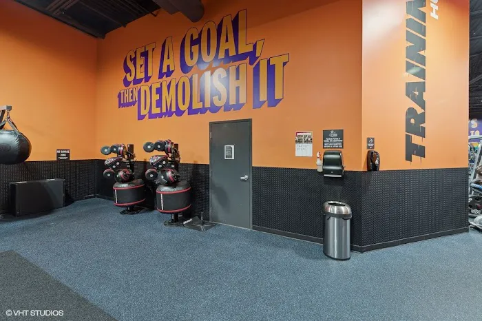 Crunch Fitness - East Cobb Picture 4