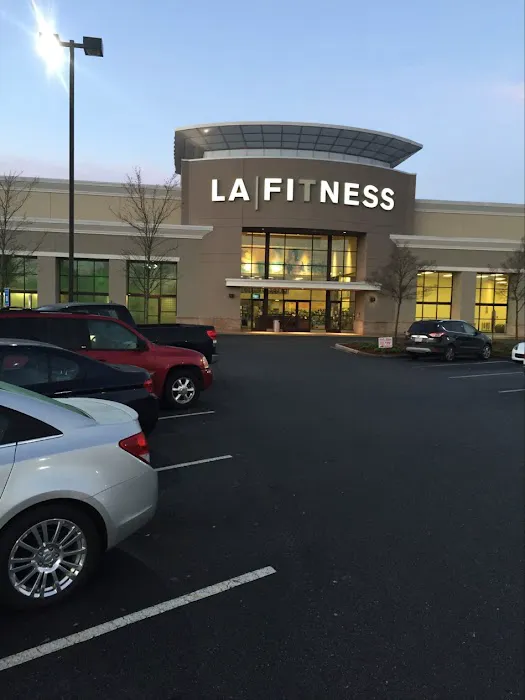 LA Fitness Picture 9