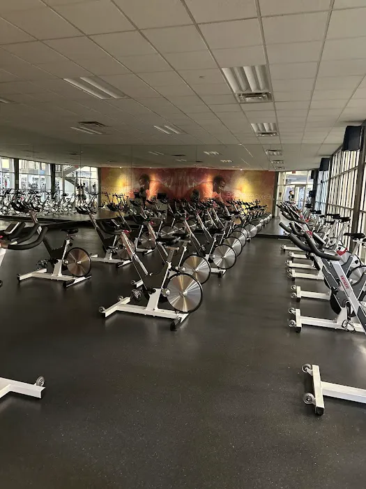 LA Fitness Picture 7