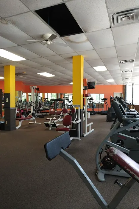 Bruce's New World Fitness Picture 4