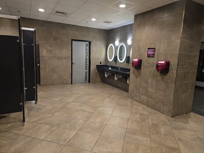 Planet Fitness Picture 6