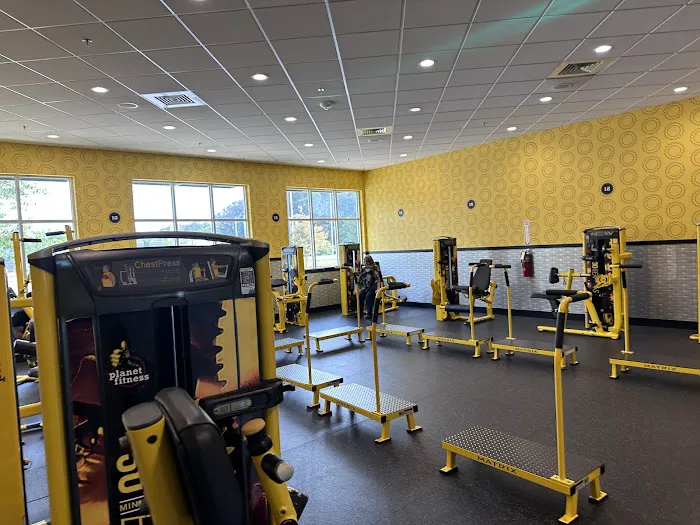 Planet Fitness Picture 6