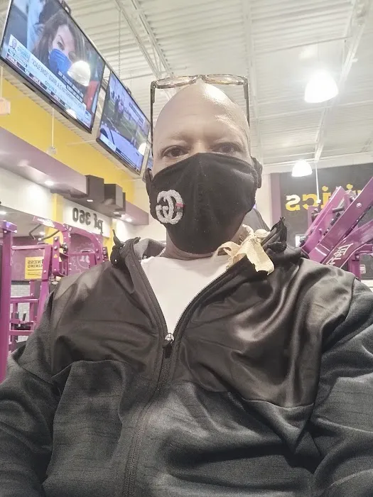 Planet Fitness Picture 8