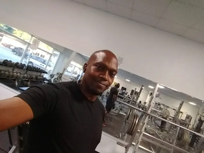 World Class 24 Hour Gym & Tanning Picture 1