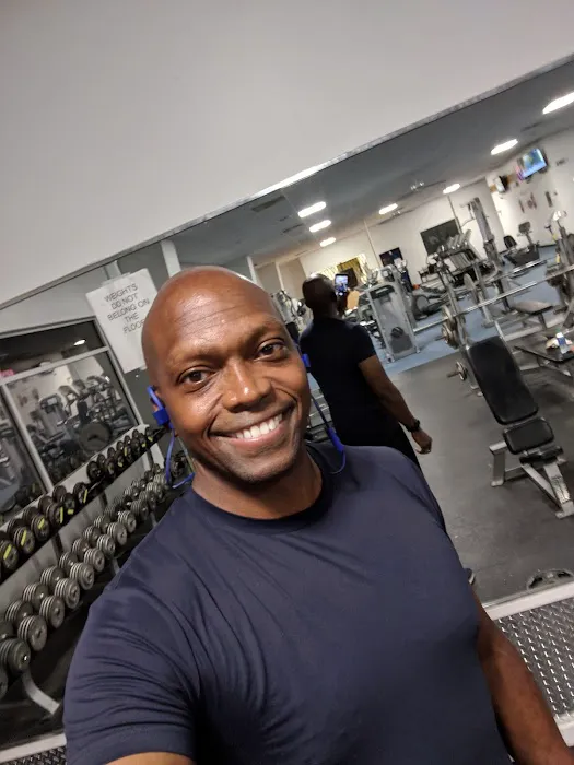 World Class 24 Hour Gym & Tanning Picture 3