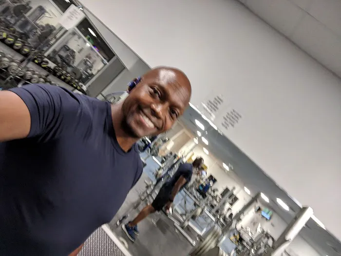 World Class 24 Hour Gym & Tanning Picture 2