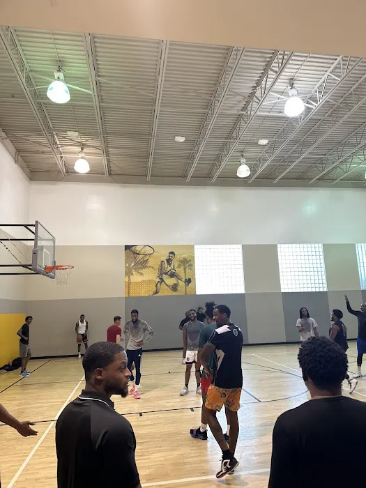 LA Fitness Picture 4