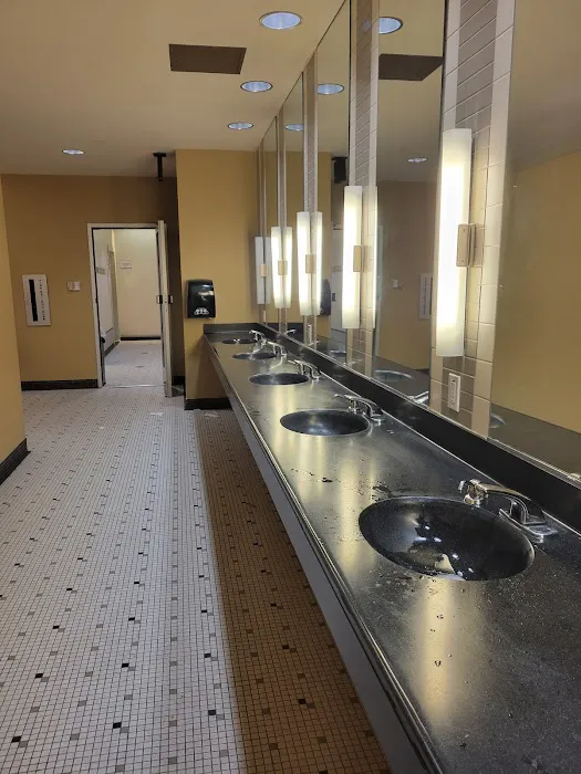 LA Fitness Picture 2