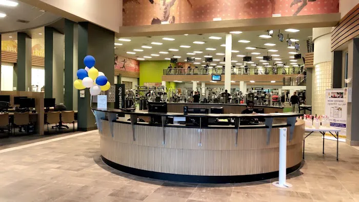 LA Fitness Picture 9