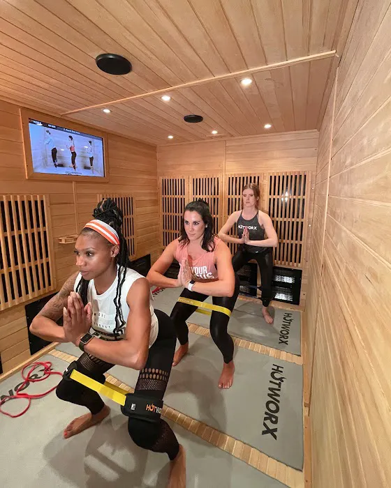 HOTWORX - Marietta, GA - Marietta Square Picture 5