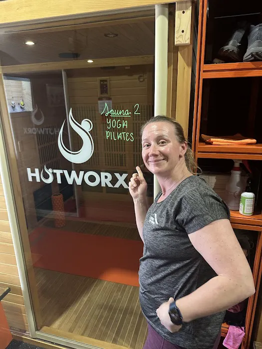 HOTWORX - Marietta, GA - Marietta Square Picture 10