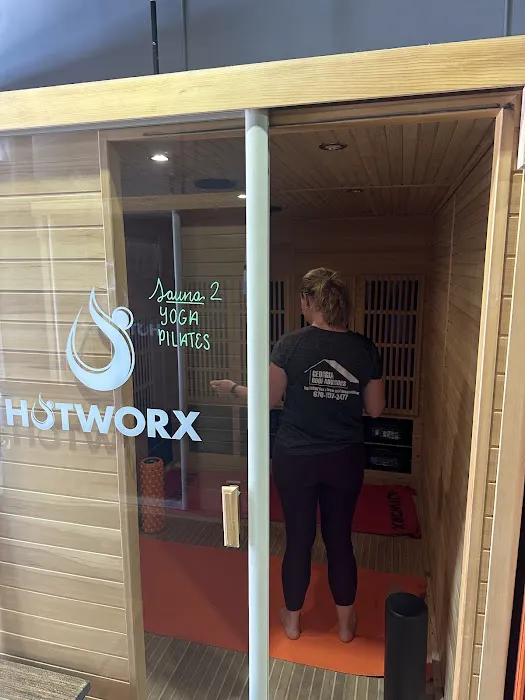 HOTWORX - Marietta, GA - Marietta Square Picture 6