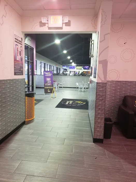 Planet Fitness Picture 7
