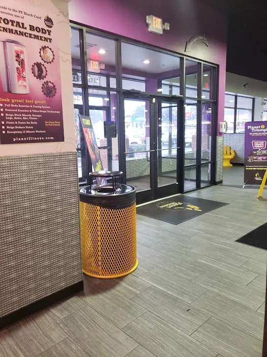 Planet Fitness Picture 8