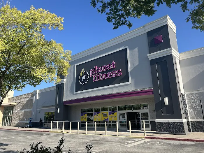 Planet Fitness Picture 2