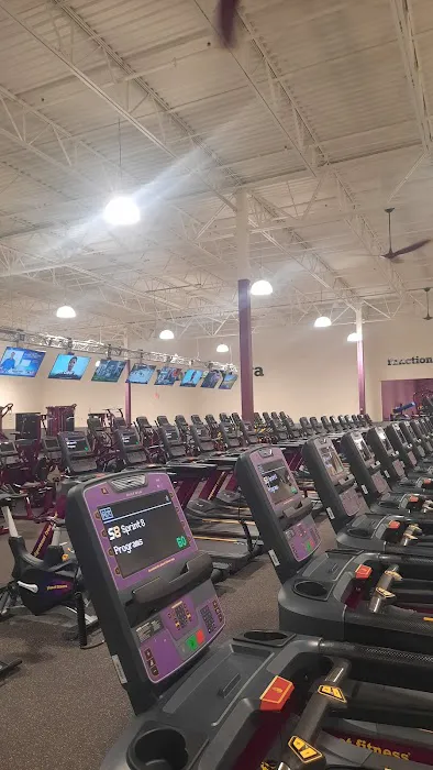 Planet Fitness Picture 1