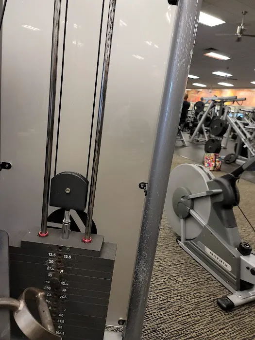 LA Fitness Picture 9