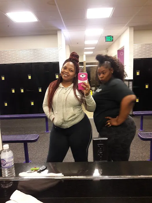 Planet Fitness Picture 8