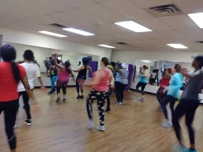 The Gym 24/7 Fitness Picture 2