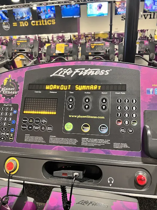 Planet Fitness Picture 10