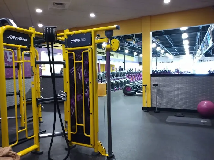 Planet Fitness Picture 6