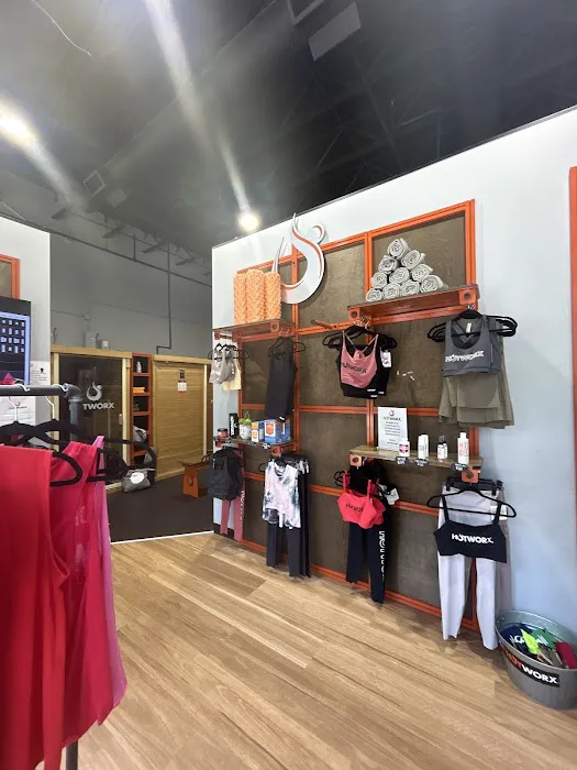 HOTWORX - Kennesaw, GA - Town Center Picture 9