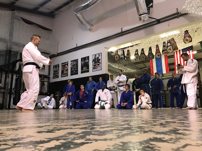 Striker Fight Center Picture 8