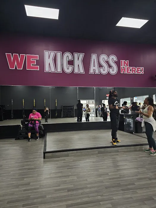 Crunch Fitness - Kennesaw Picture 1