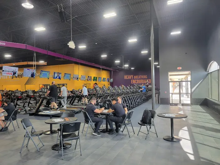 Crunch Fitness - Kennesaw Picture 10