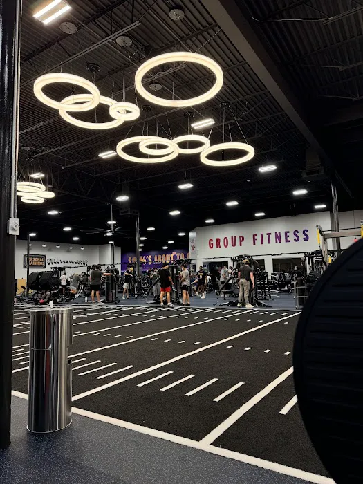 Crunch Fitness - Kennesaw Picture 9