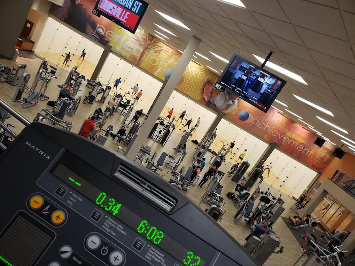 LA Fitness Picture 7