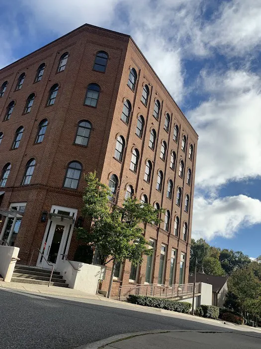 Ember Hot Yoga Picture 9