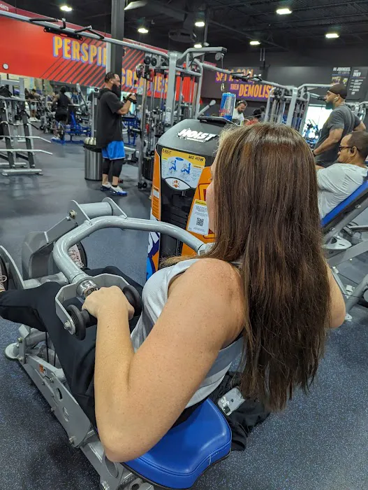 Crunch Fitness - Hiram Picture 4